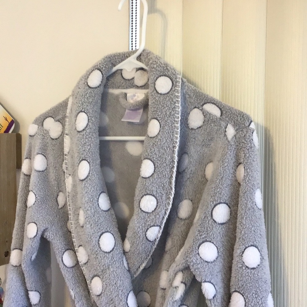 ‘Secret Treasures’ Comfy Fleece Robe - Picture 3 of 5